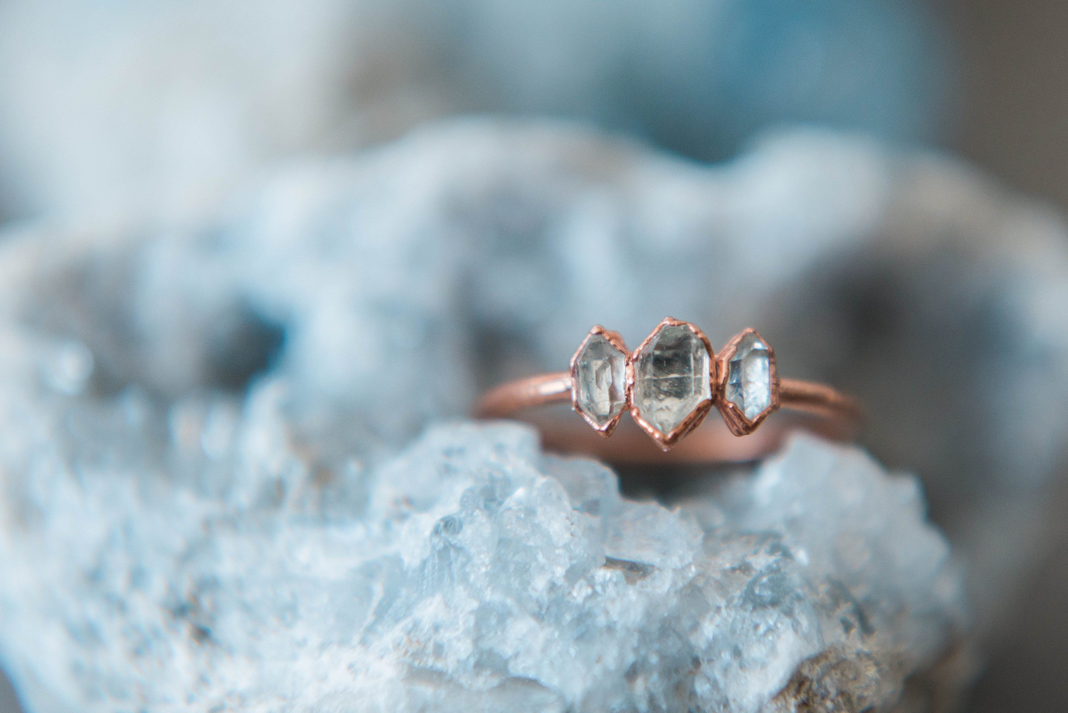 Herkimer diamond ring shot at Haagse Strandhuisjes by a wedding photographer in The Hague