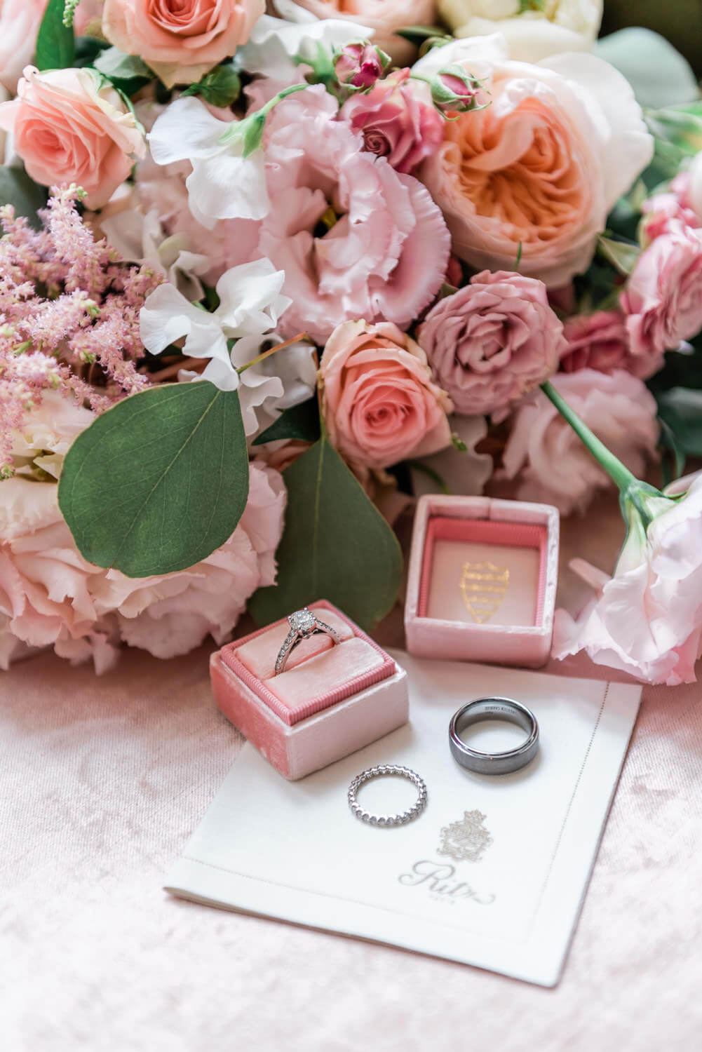 Wedding bouquet and wedding rings of a luxury elopement in Paris