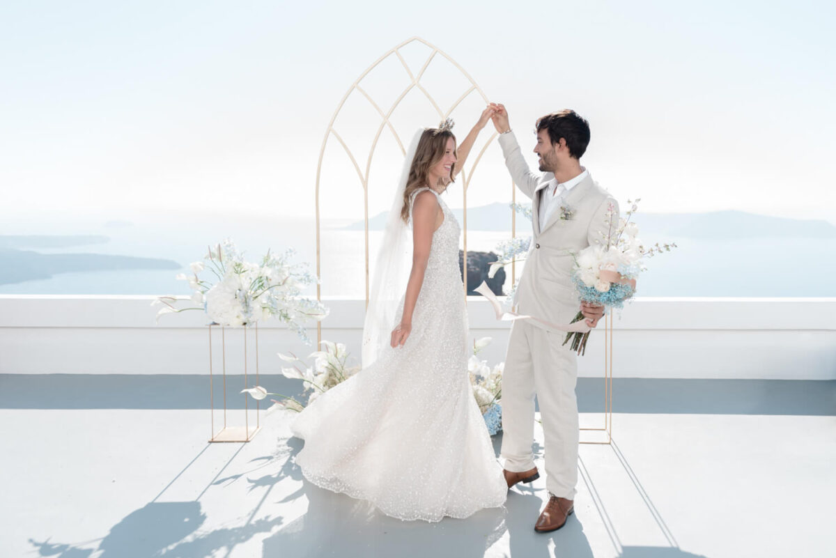 Santorini elopement first dance